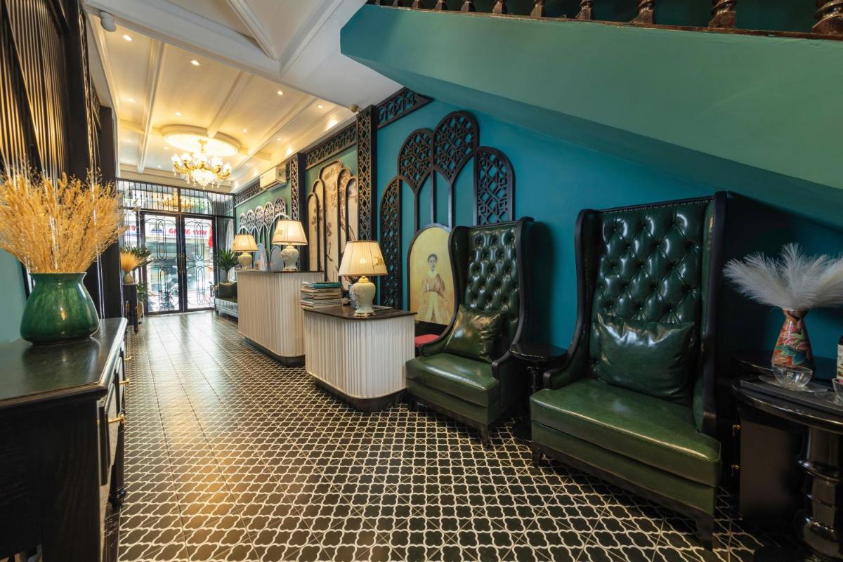 Amica Premier Hotel and Travel