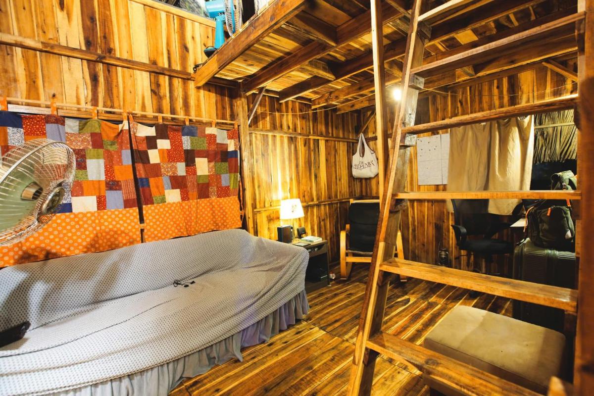 Cactos Bar & Homestay