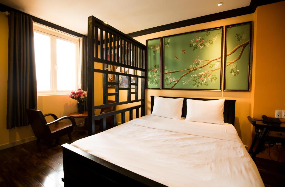 Ipeace Hotel - Bùi Viện Walking Street