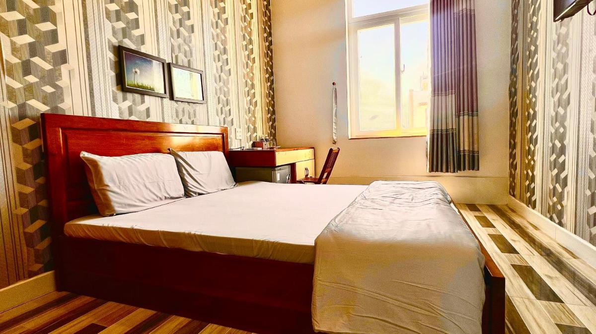 Khách Sạn Chấn Phú Quý
