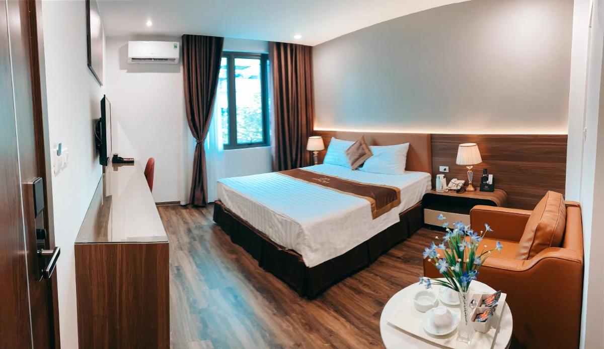 LuxTel Hotel Tây Hồ