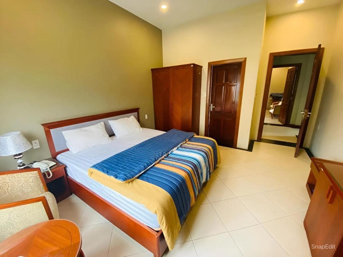 Nam Phong Hotel & Coffee