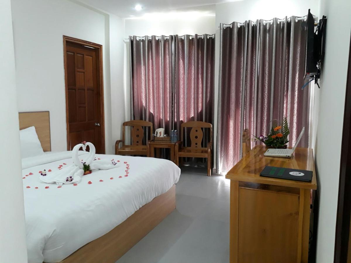 Paradise Hotel
