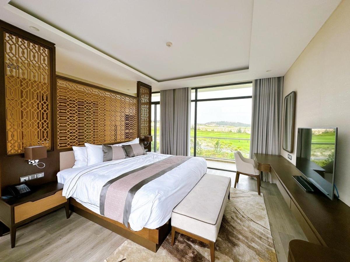 Phoenix Pool Villa & Resort Cam Ranh