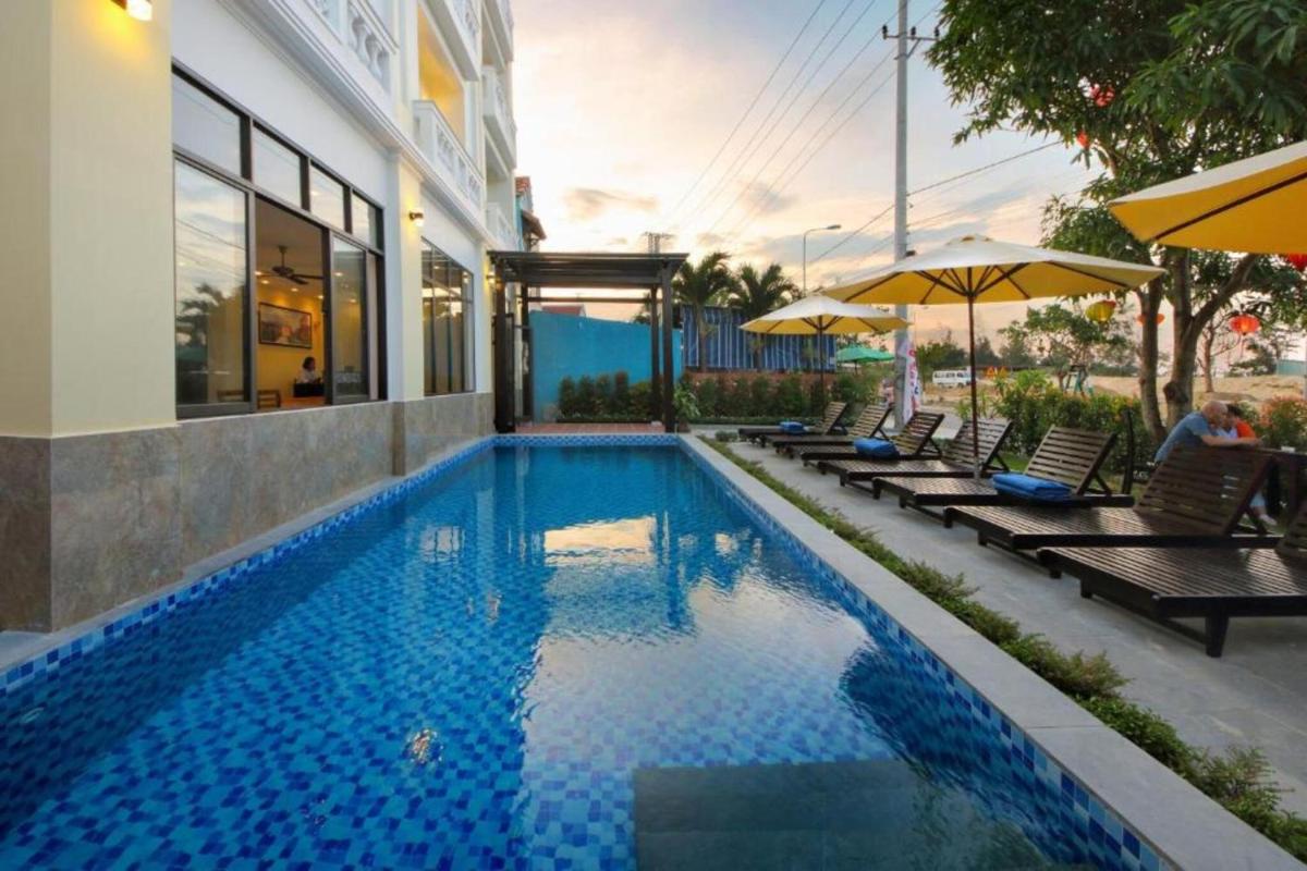 Hotel Front Beach