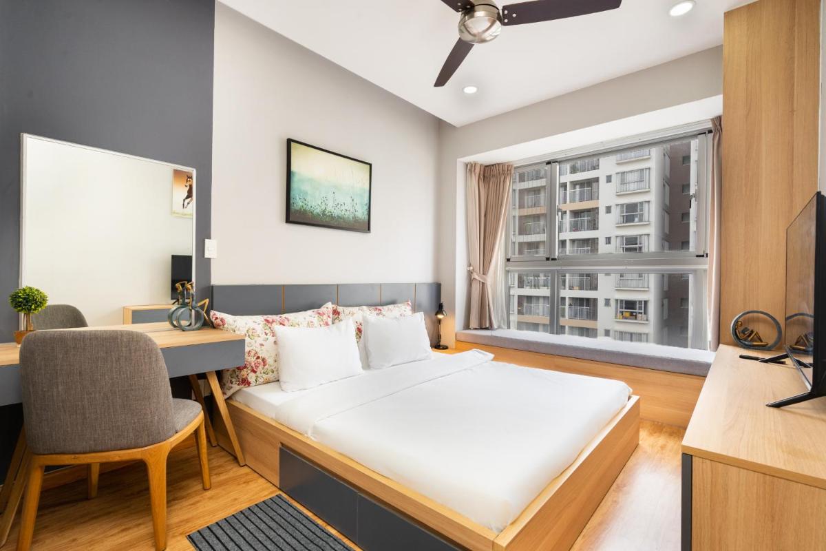 Lena Condotel