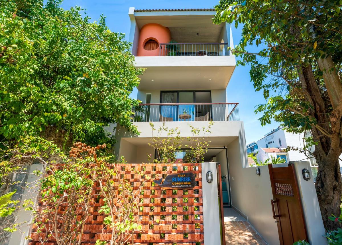 Sunrise Ocean Villa 4BR- Tan Thanh Beach Hoi An