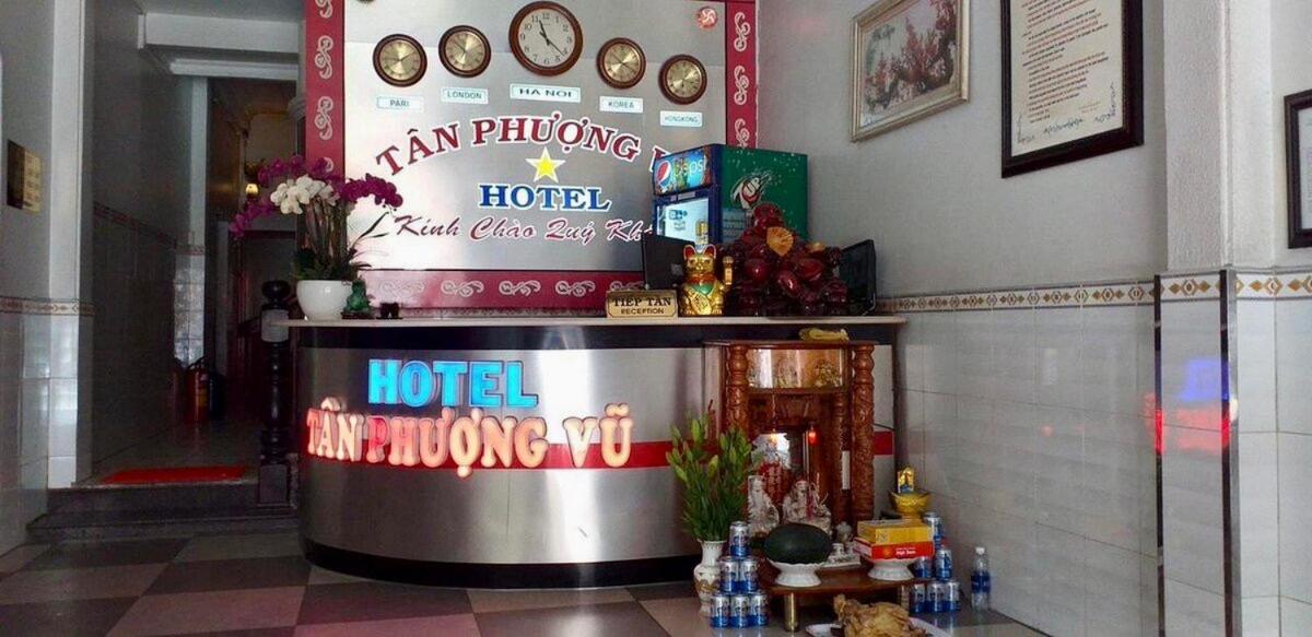 Tân Phượng Vũ Hotel - 740/3 Sư Vạn Hạnh, Q10 - by Bay Luxury