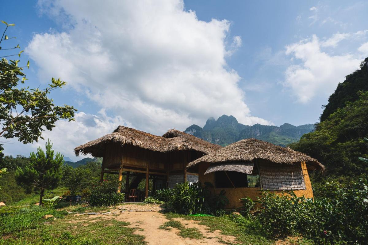Tớ Dày Du Già Village