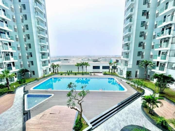 Tom apartment with free swimming pool and gym