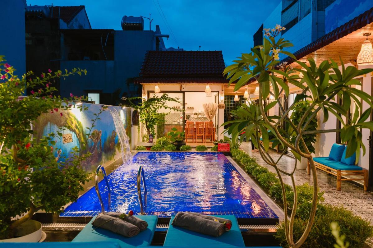 Trang Tron Homestay - Entire house with Pool near An Bang beach