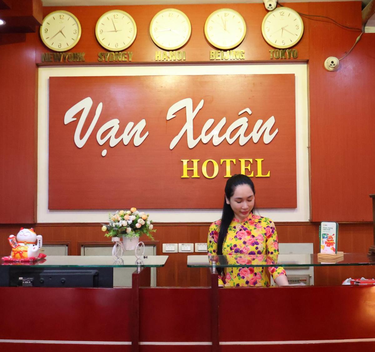 Vạn Xuân Hotel